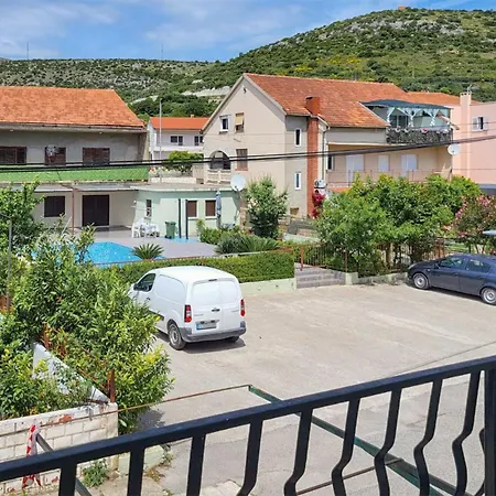 Apartment 3 Bedroom Amazing In Trogir