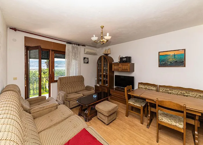 Апартаменти 3 Bedroom Amazing In *